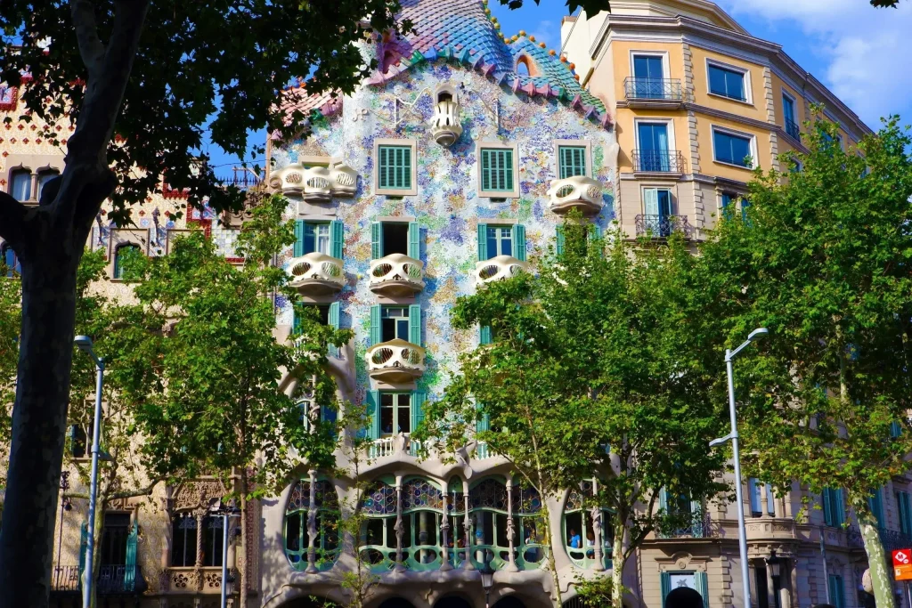 Guía de viaje a Barcelona con IA – itinerario y mapa interactivo